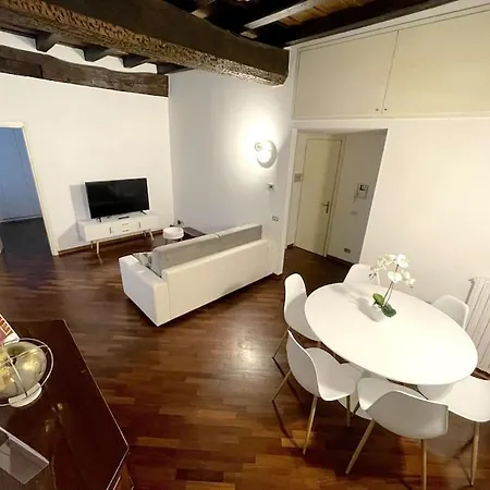 Tower Gombito'S Apartment Bergamo Exterior photo